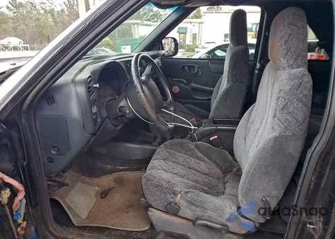 2001 GMC Jimmy z USA, uszkodzony, nr VIN 1GKCS18W31K172328